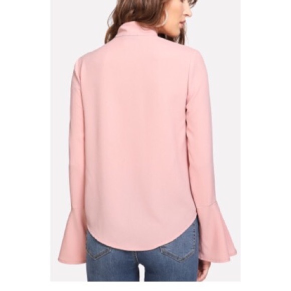 π₯SALEπ₯ HOST PICK βοΈ Bow Tie Blouse - Picture 3 of 5